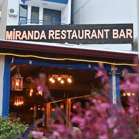 Miranda Moral 2* קמר